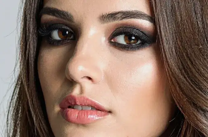 smokey eyes