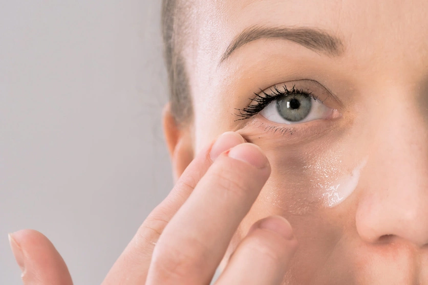 Alles über Tränensäcke: Ursachen, Behandlungen und Tipps zur Reduzierung