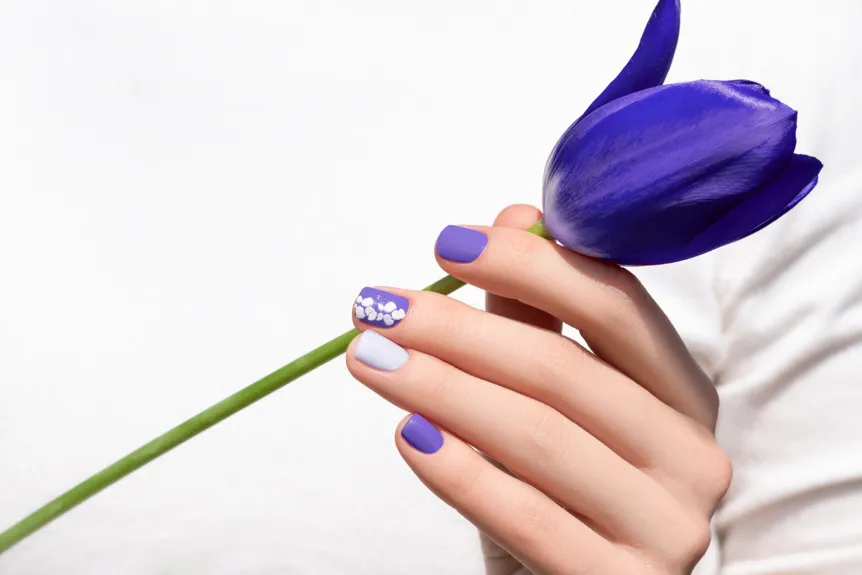 Wiosenne paznokcie 2025 Periwinkle