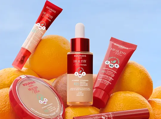 Bourjois Healthy Mix Clean & Vegan kaschierendes Serum mit Roll-On-Applikator für die Augen mit einer veganen Formel angereichert mit Vitaminen