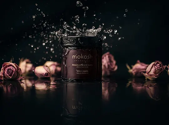 Mokosh Cosmetics aktywny peeling do twarzy róża z jagodą