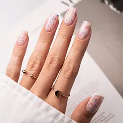 NaiLac Glammy Base baza kauczukowa Milk And Confetti