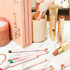 Revolution Pro x Influencer Overnight paleta cieni do powiek