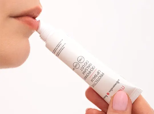 eeny meeny ochronny balsam do ust z filtrem UVA UVB SPF 30