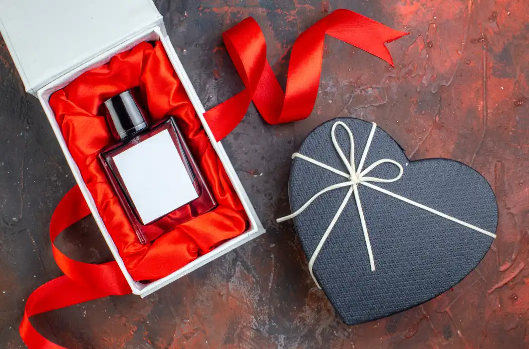 Uwodzić zapachem. 3 perfumy na Walentynki dla niej i dla niego