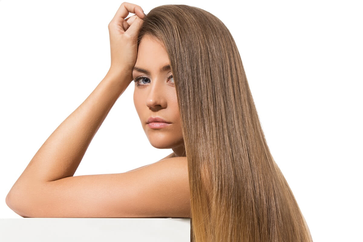 Piękna, zdrowa i lśniąca fryzura. Jak działa jedwab do włosów?
