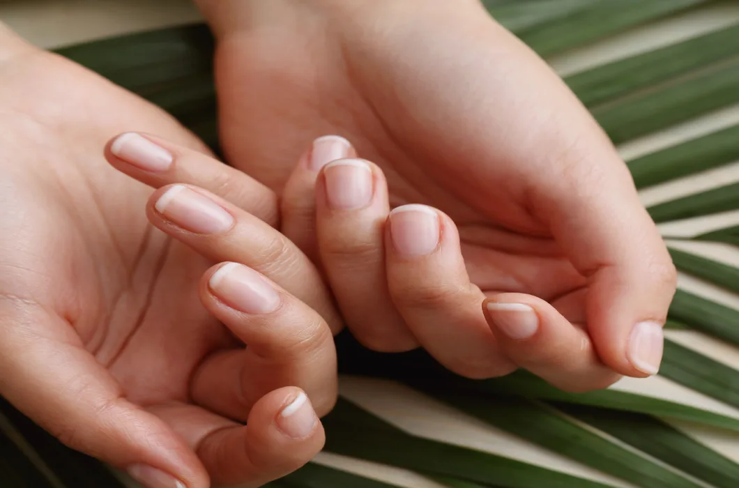Wzmocnienie paznokci po hybrydzie – domowe sposoby