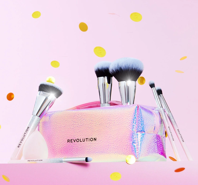 Makeup Revolution Glam Up Brush gąbeczka + zestaw pędzli do makijażu