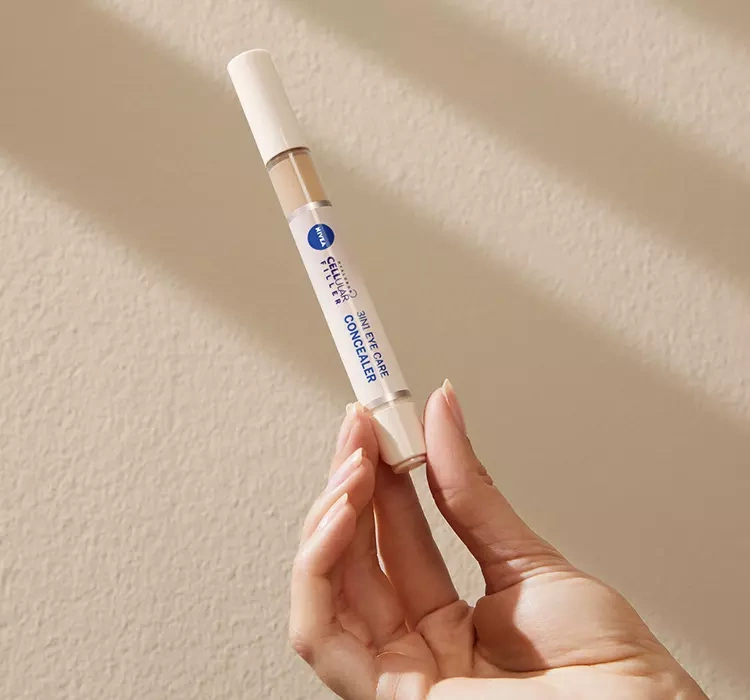 NIVEA Hyaluron Cellular Filler krem korygujący cienie pod oczami 3w1 01 Light 4ml